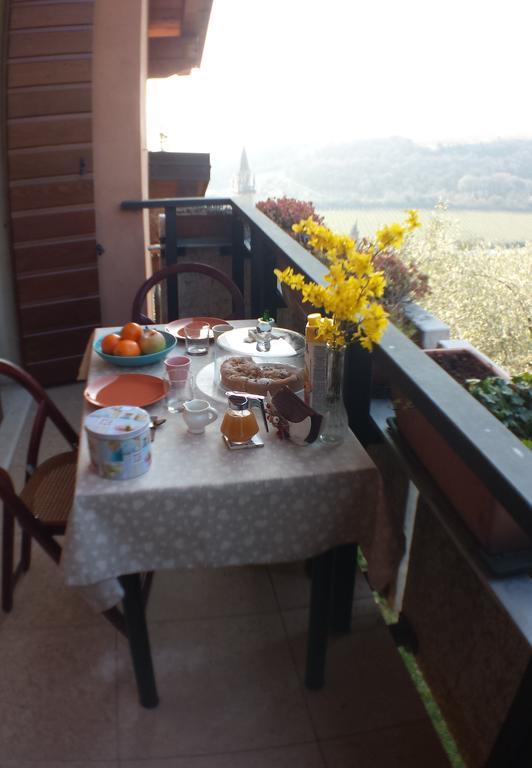 Olivella Bed & Breakfast Mezzane di Sotto Ngoại thất bức ảnh